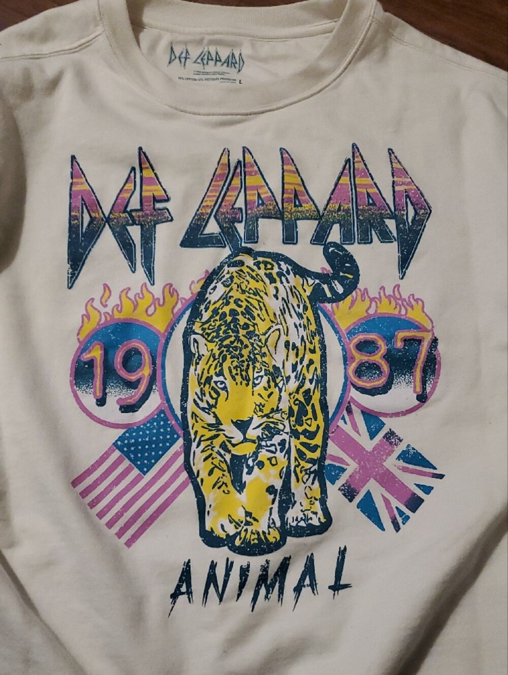 Def Leppard Cream Graphic Crewneck Sweatshirt with Animal Print - Picture 3 of 9